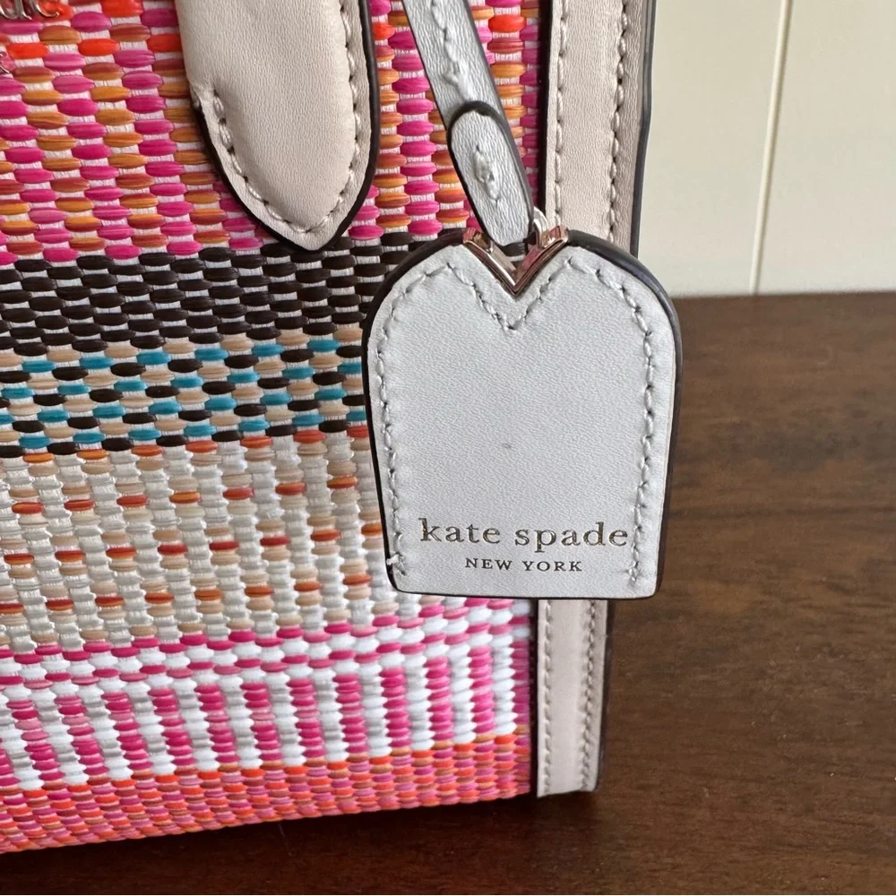 Kate Spade New York Manhattan Mini Woven Tote EUC